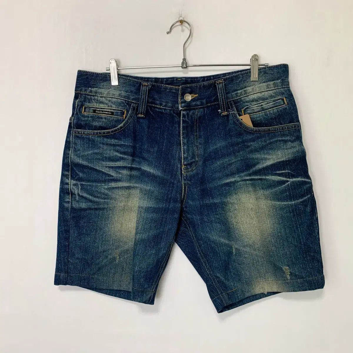 Dolce&Gabbana ドルチェ＆ガッバーナ シルバーロゴワッペン ジッパー ダメージディテール ウォッシュデニム インディゴ ハーフパンツ 35インチ