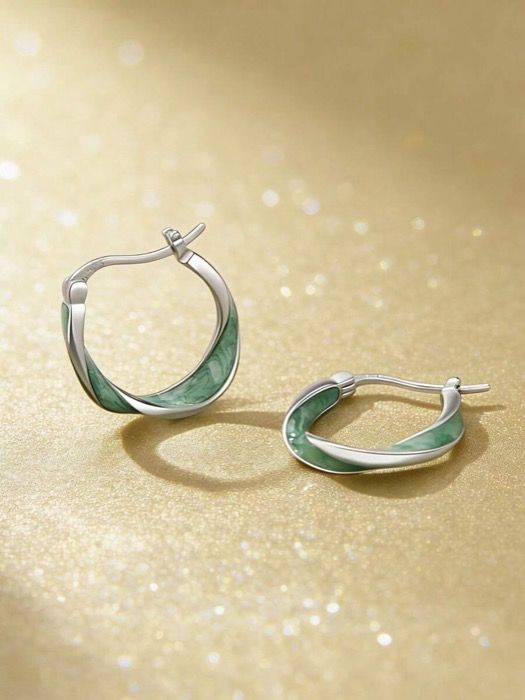 ジュエリー レディース イヤーアクセサリー 1ペア S925スターリングシルバー グリーンレジン モビウスループピアス、クリエイティブデザイン、ミニマリストエレガントスタイル、ユニークなニッチな女性用ピアス、カジュアルな日常着に適し、ファッションピアス、