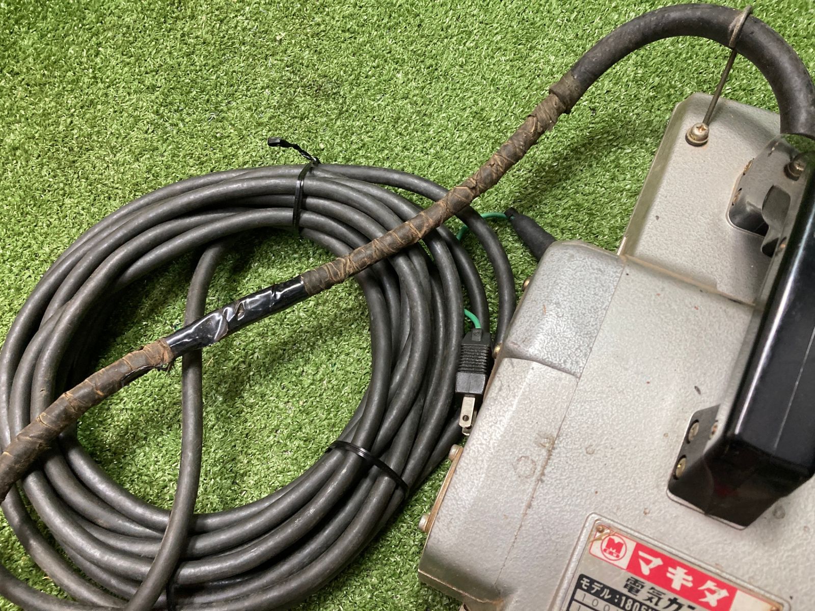中古品】【0902】☆makita(マキタ) 155㎜電気カンナ 1805N