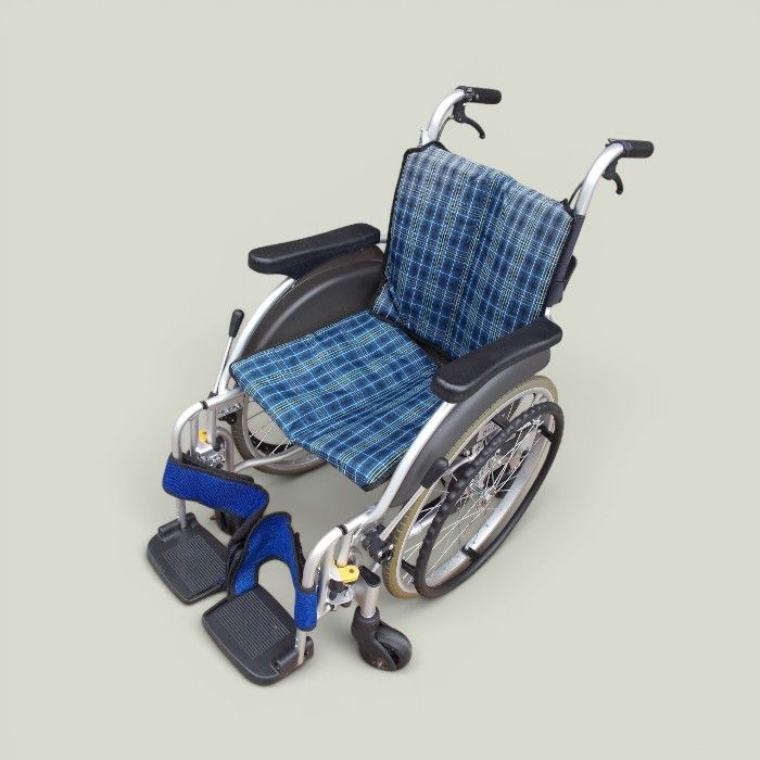 送料無料（一部地域を除く）ミキ自走用車いす スキット5 　SKT-5 　レッグサポート代用品、シ－ト焼け有　　ts-26-0624-09