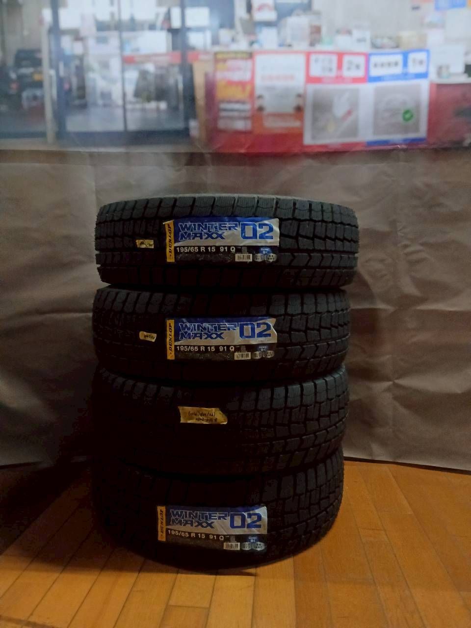 ﾀﾞﾝﾛｯﾌﾟ ｽﾀｯﾄﾞﾚｽﾀｲﾔ ｳｨﾝﾀｰﾏｯｸｽ02 195/65R15 2022年製 4本ｾｯﾄ ☆オク025