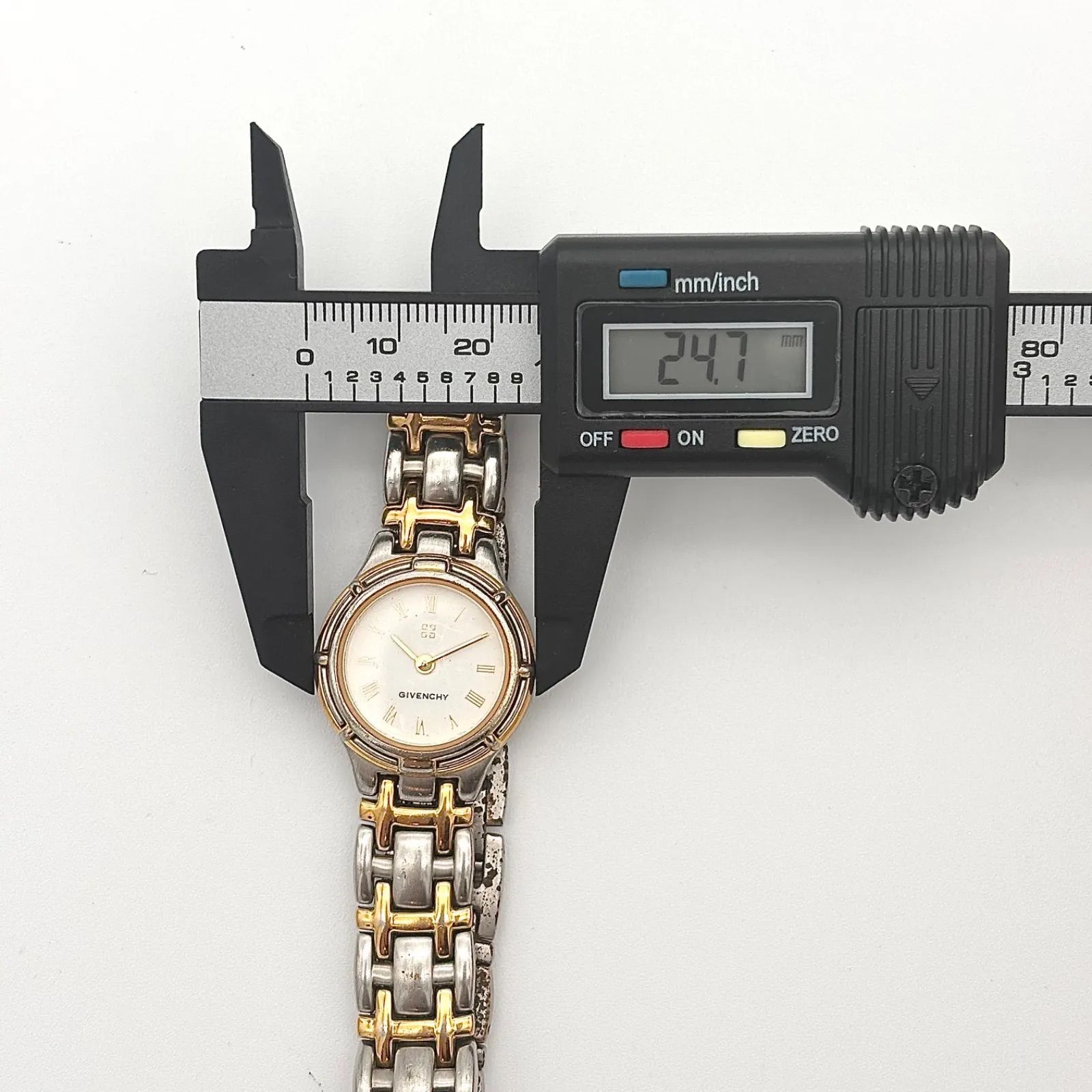 稼働品 Working item ジバンシー GIVENCHY 腕時計 レディース Ladies