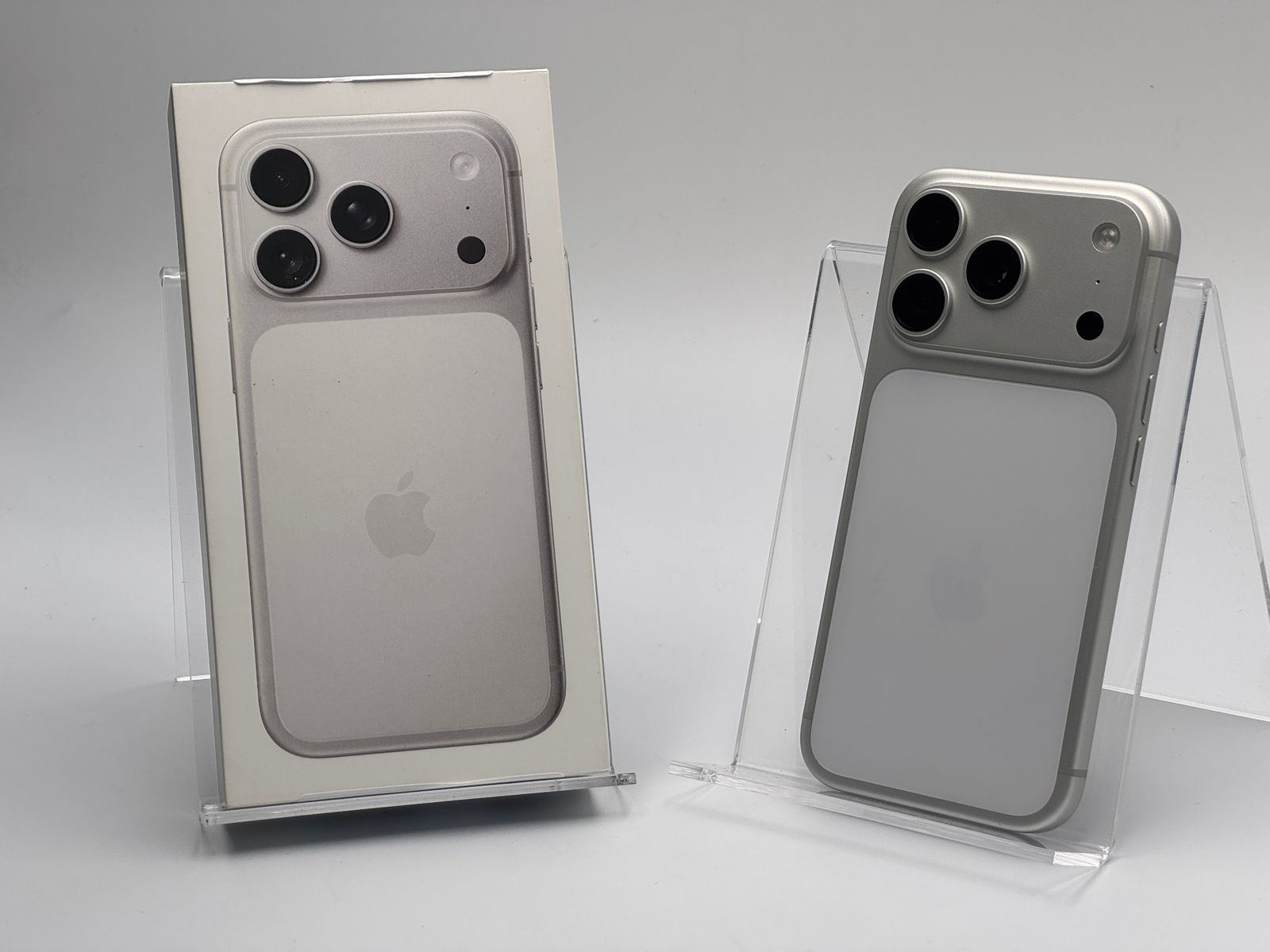 【箱付き中古B】iPhone 17 Pro 256GB シルバー バッテリー【100%】 SIMフリー 白ロム