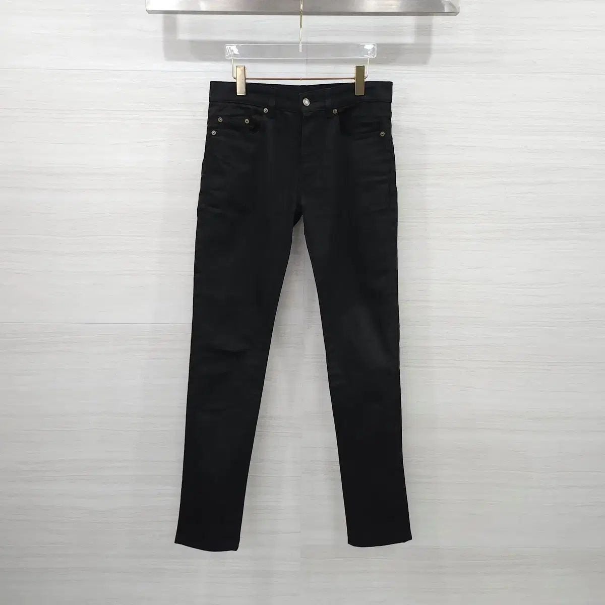 30 / Saint Laurent サンローラン ブラック コーティングデニム 484345