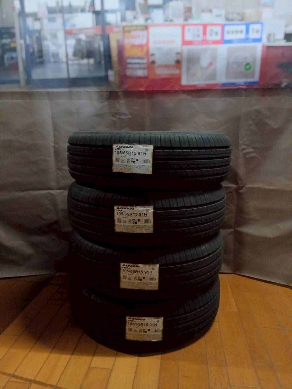 ﾖｺﾊﾏﾀｲﾔ　ｱﾄﾞﾊﾞﾝdB V552　195/65R15　2021年製　4本ｾｯﾄ　★オク027