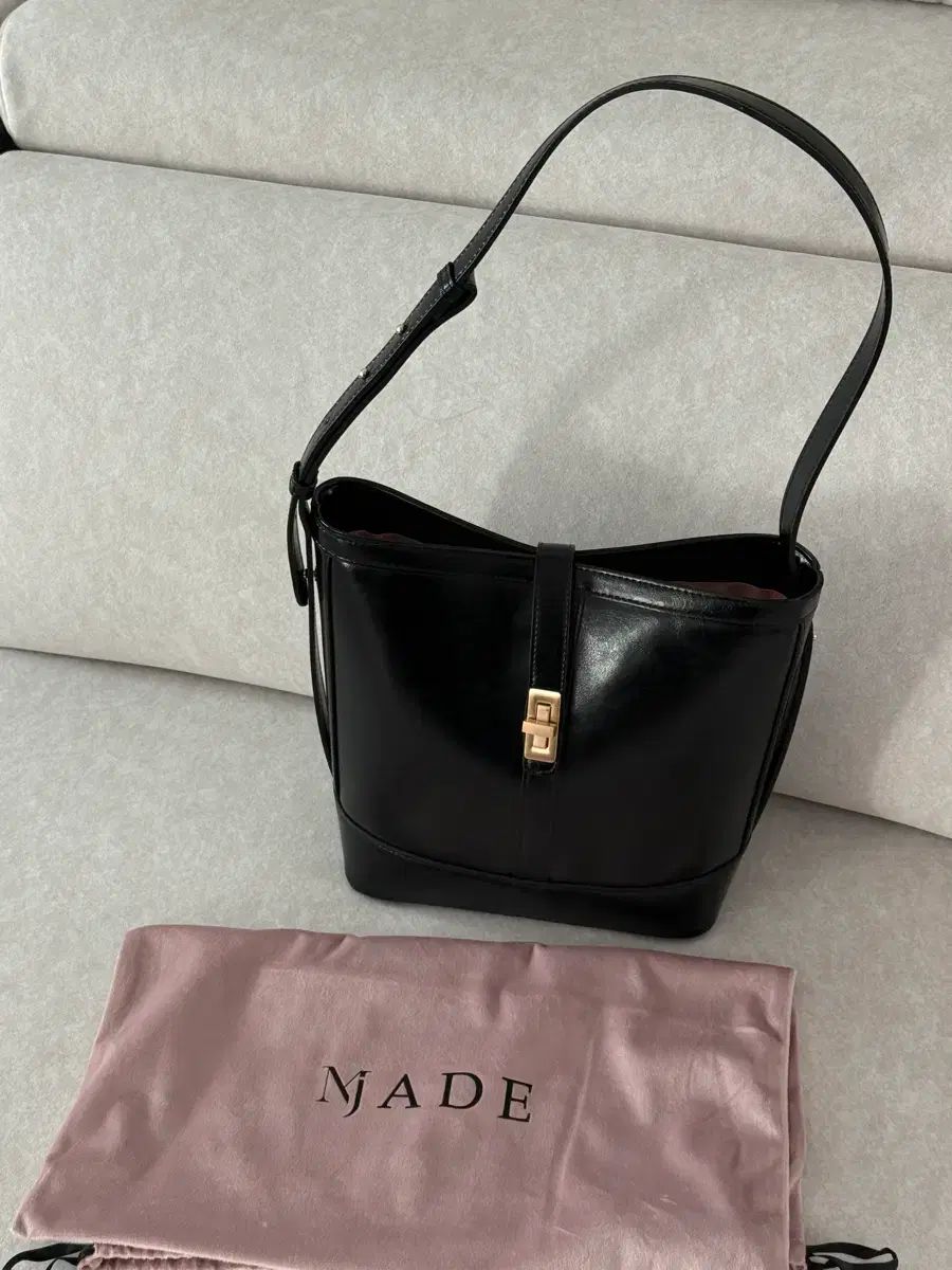 MJADE Classic バケットバッグ ブラック