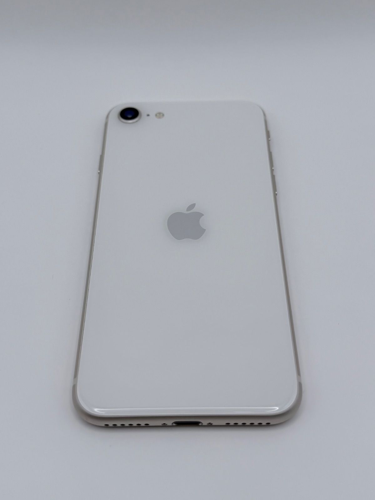 Apple iPhone SE 3 64GB SIMフリー　美品
