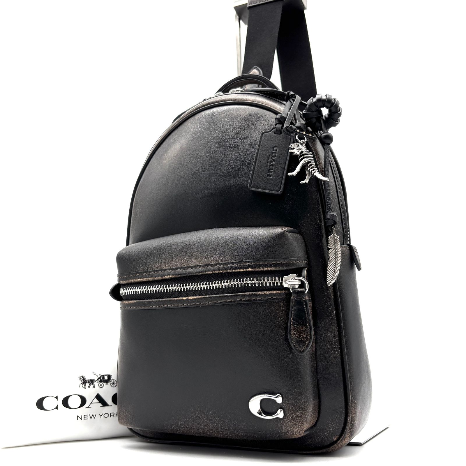 未使用保管品 コーチ COACH チャーターパック ボディバッグ ワンショルダー スリングバッグ ブラック 黒 ラブドレザー 本革 レキシー チャーム ボーナス 夏休み 帰省 お盆 敬老の日 サマーギフト シルバーウィーク ご褒美