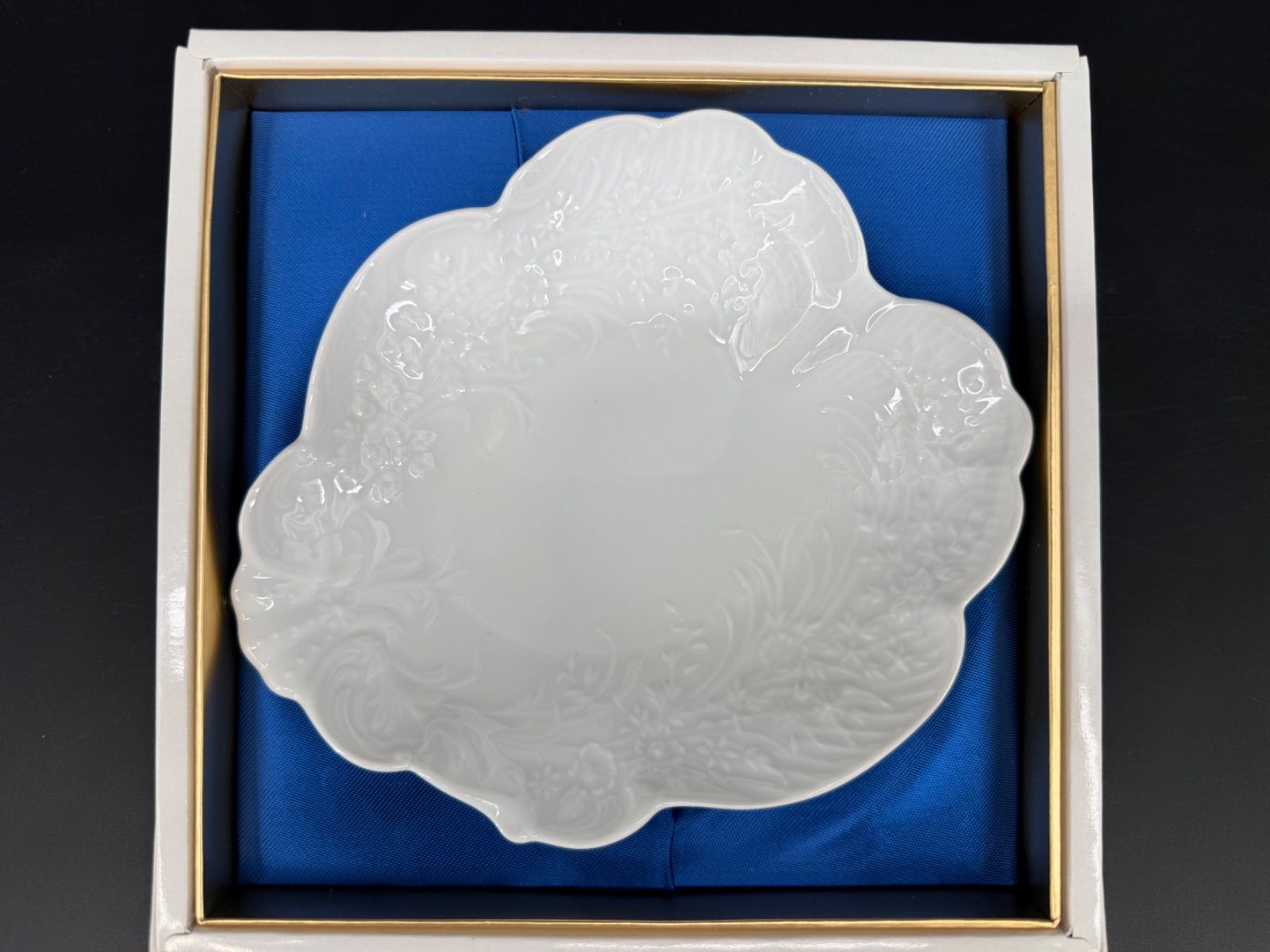 ヘレンド　リーフ型サービスプレート(未使用、実家保管品) 623S001 ヘレンド バロックホワイト リーフディッシュ 15.5cm 皿 新品