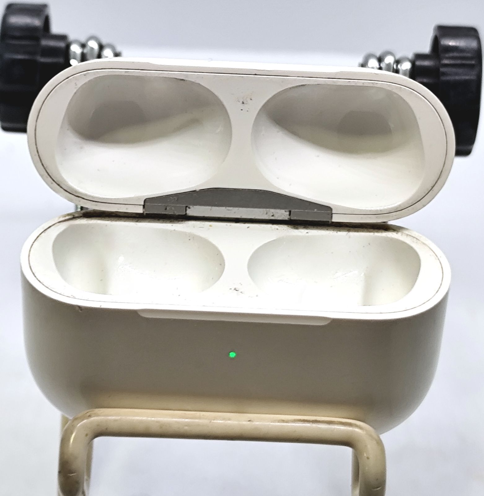 AirPodsPro 第1世代 EMC3326・A2190・ 充電器のみ 中古現状品② - メルカリ