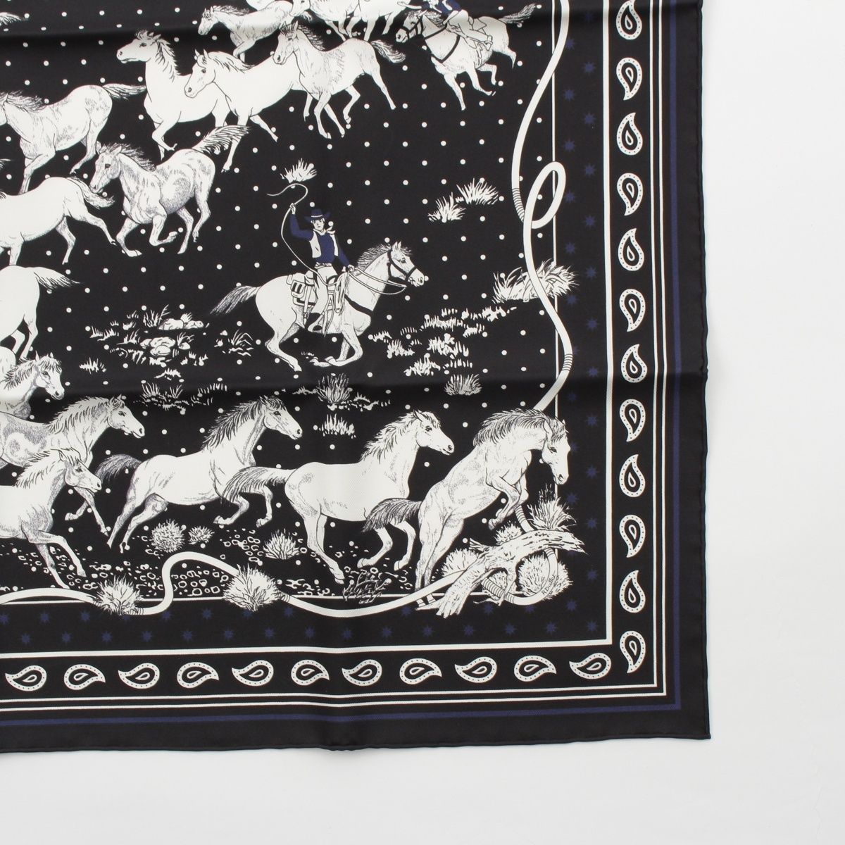 エルメス カレ55 LES MUSTANGS BANDANA 野生馬 シルク バンダナ
