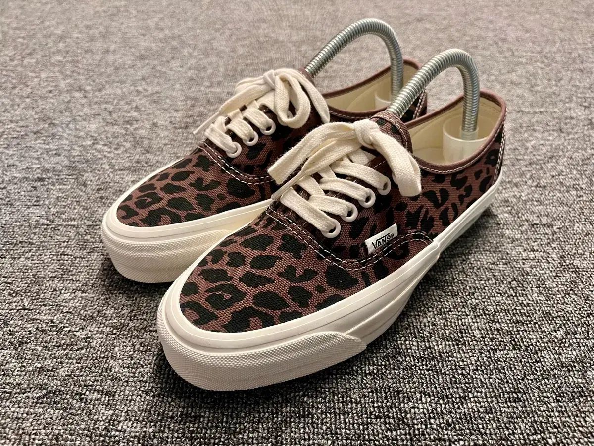 245 VANS プレミアム ヒョウ柄 レオパード アセンティック