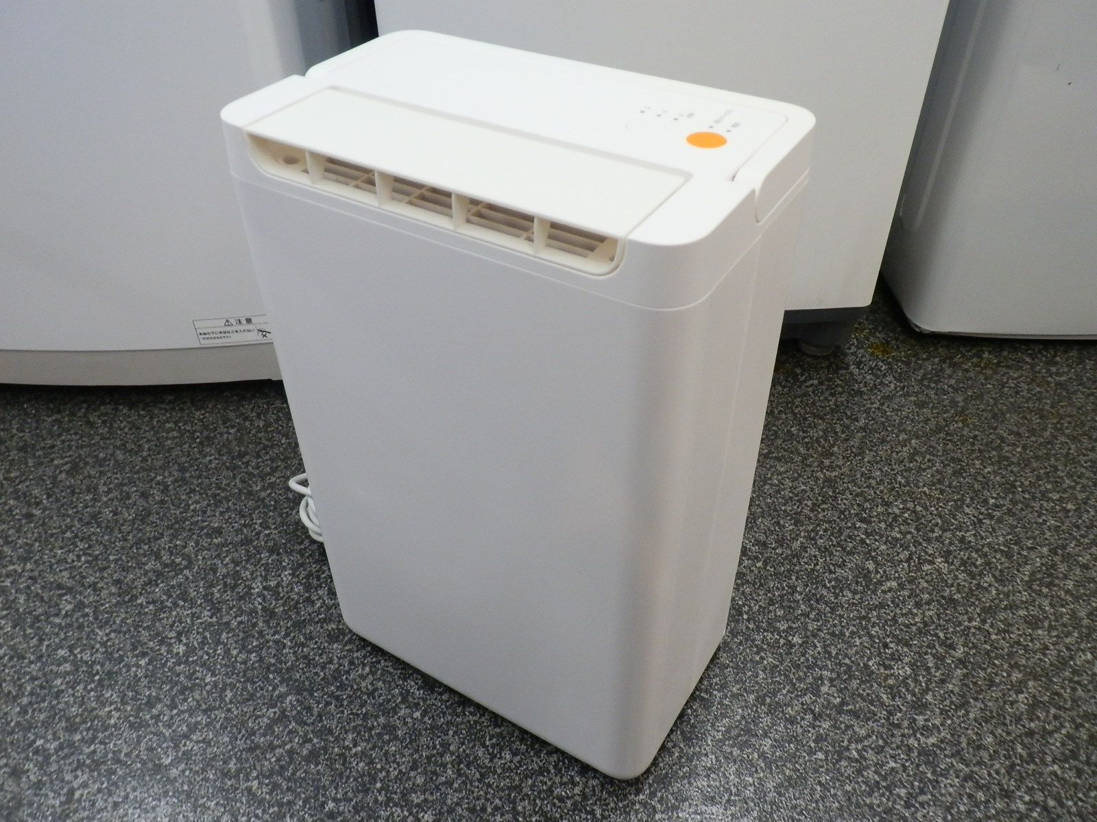 中古美品 2022年製 アズマ AZUMA デシカント式除湿機 SU-DJ2LB - メルカリ