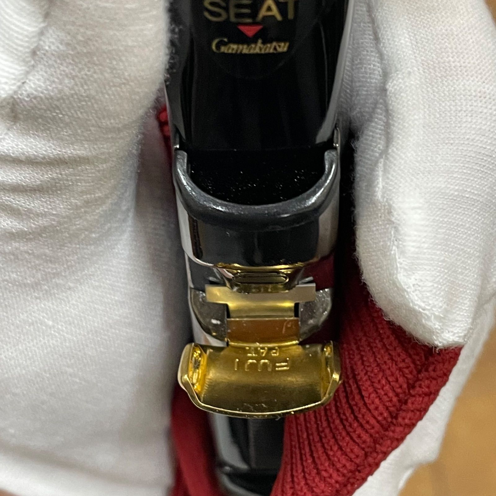 b) 【美品】GAMAKATSU がまかつ 磯竿 グレスペシャルⅡ 15‐53 黒×赤