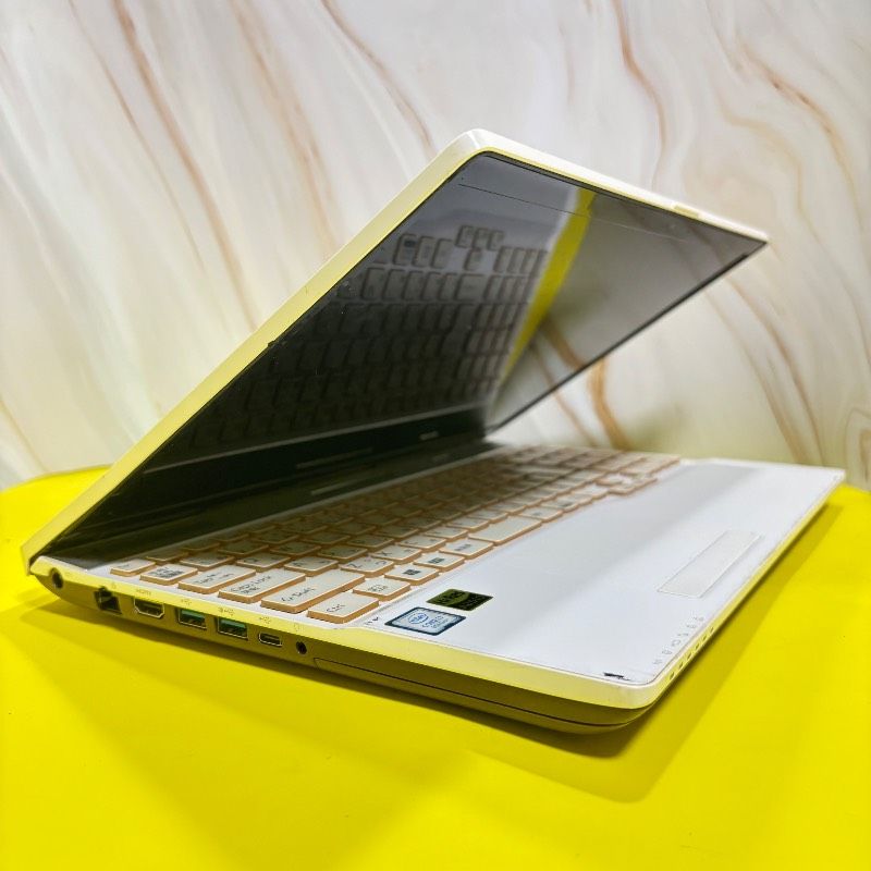 Core i7 8世代 LIFEBOOK Win11 SSD Office付 富士通 - メルカリ