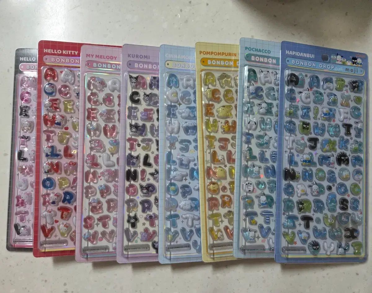正規品) サンリオ ボンボンドロップ アルファベット/ムーン