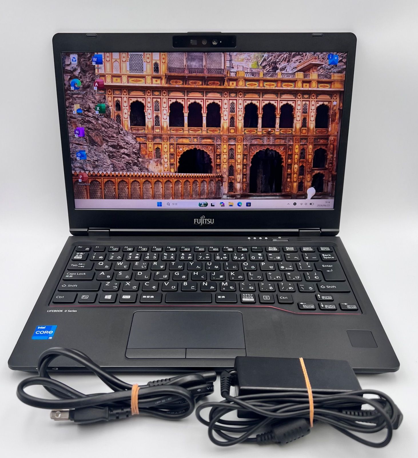 B330// LIFEBOOK U7311/F i5-1145G7 11世代 8GB / 256GB / Windows 11 Pro / Office 2024 付き