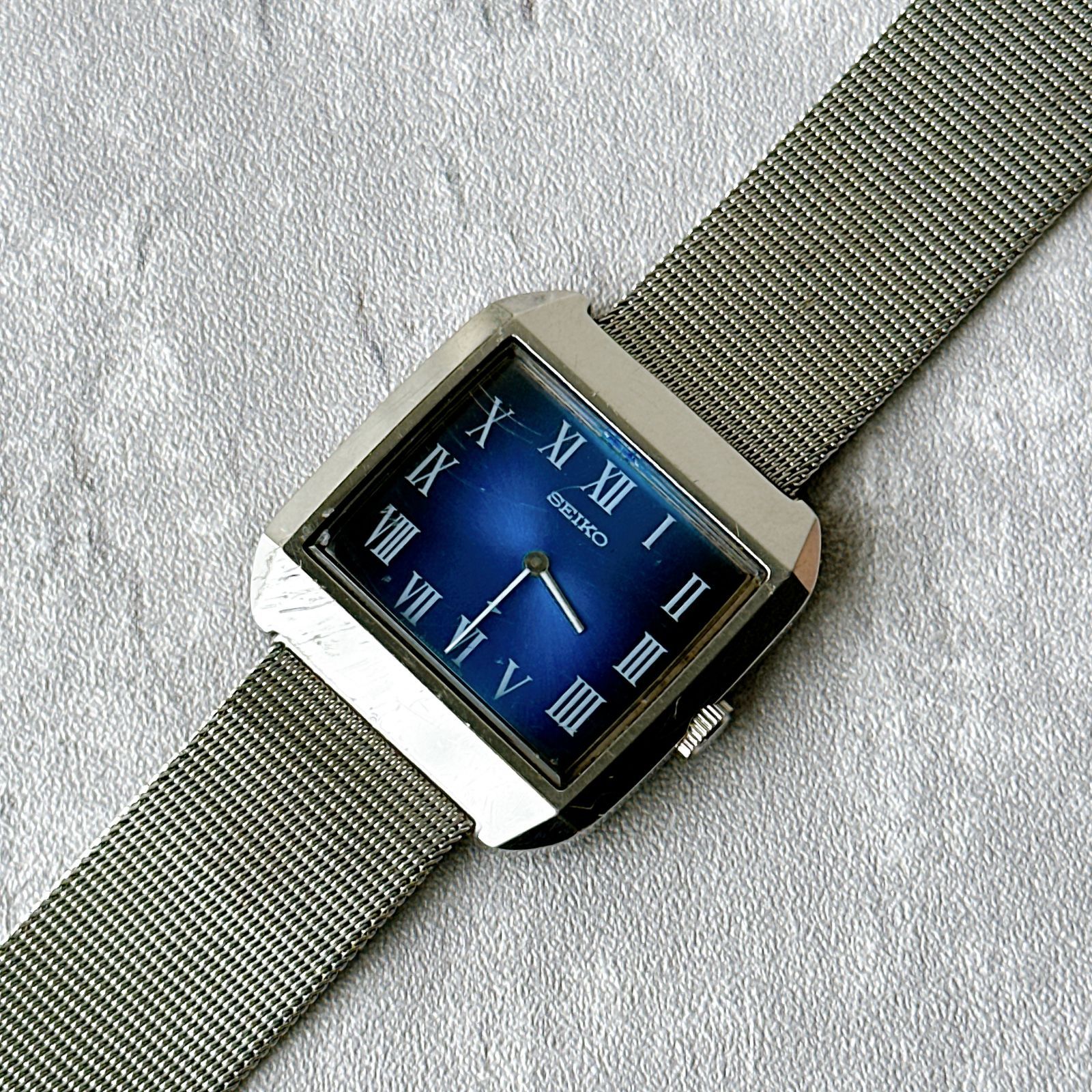 SEIKO CHARIOT セイコーシャリオ 2220-3172 ブルーグラデーションダイヤル スクエアケース ローマンインデックス シャリオ 80s 希少 ヴィンテージ メンズ腕時計