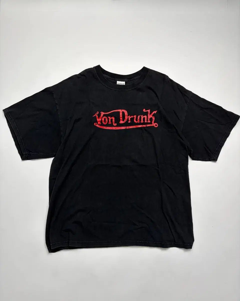 90s Von Drunk Parody Tee (black)