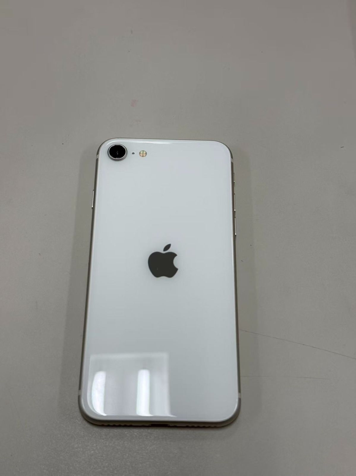 極美品 iPhone SE3 64GB SIMフリー バッテリー93% - メルカリ