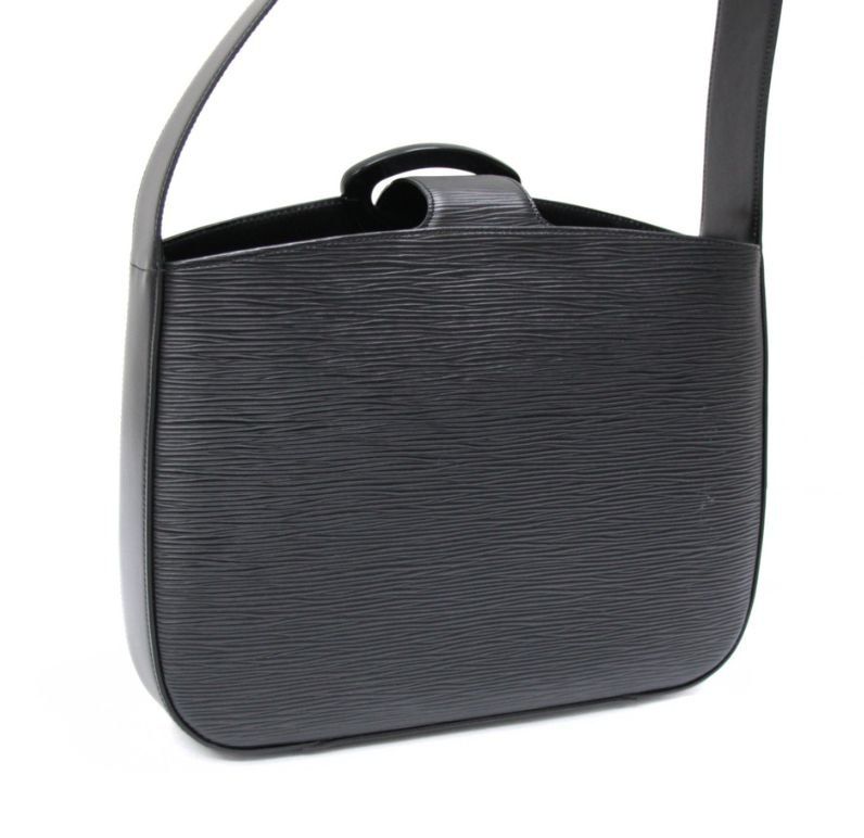 ルイヴィトン Louis Vuitton レヴリ ショルダーバッグ エピ 黒 M52162
