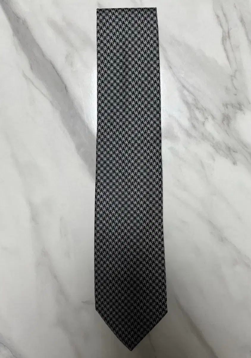 TOM FORD トムフォード タイ 出品 1ヶ月半前 購入 実際に着用1回