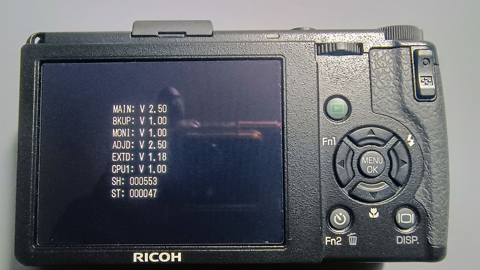 シャッター数:553【超美品】Ricoh リコーGR Digital III + GW-2 GH-2