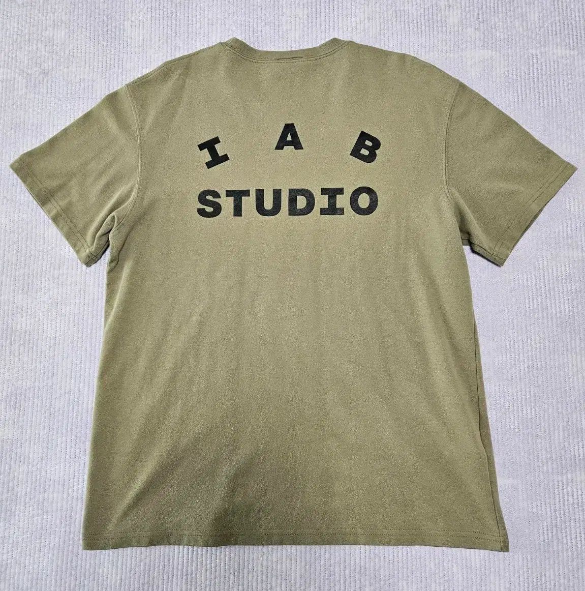 IAB スタジオ 半袖 Tシャツ オリーブ