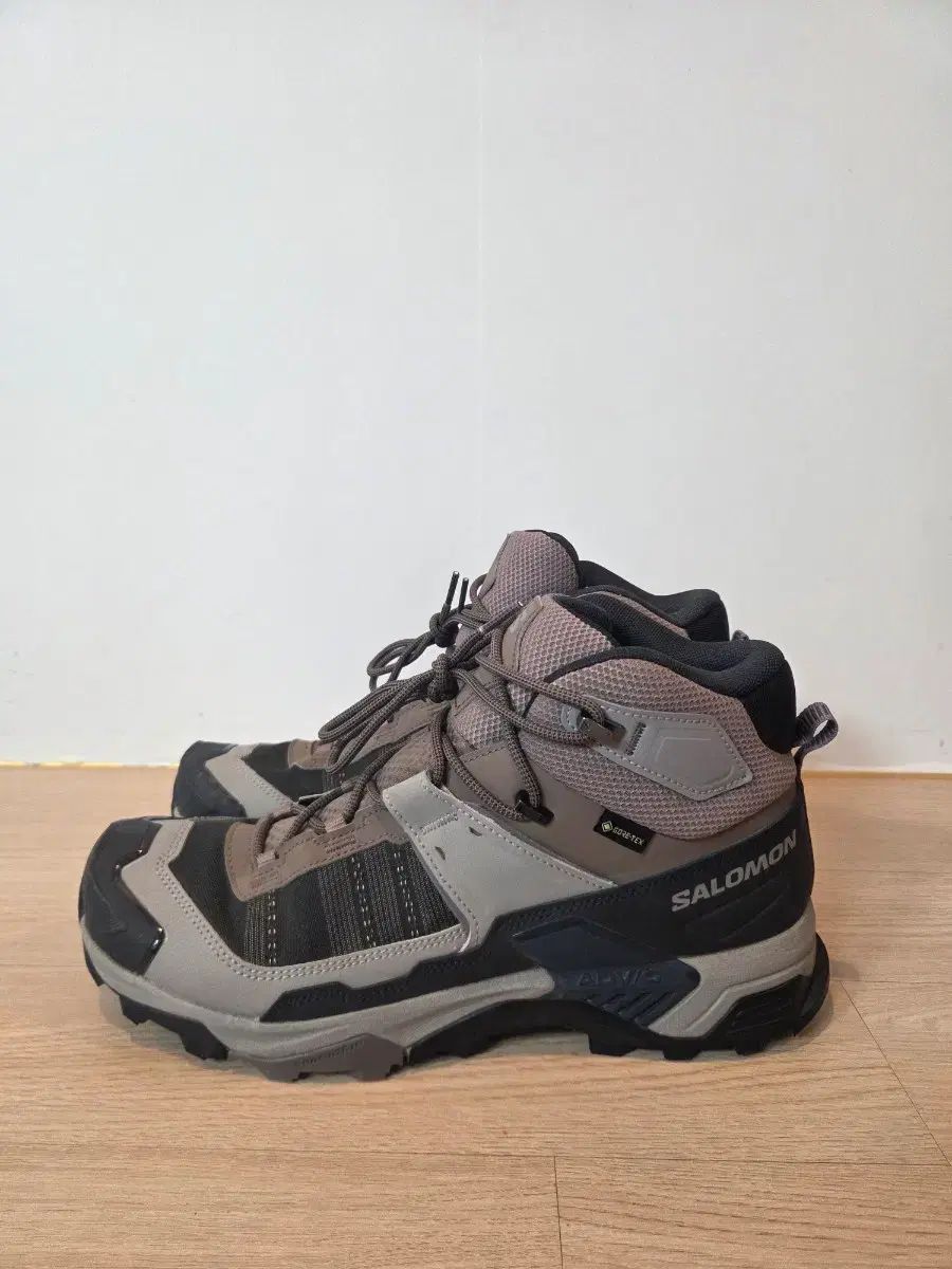 SALOMON サロモン 登山靴 280mm ( Xウルトラ MID GTX )