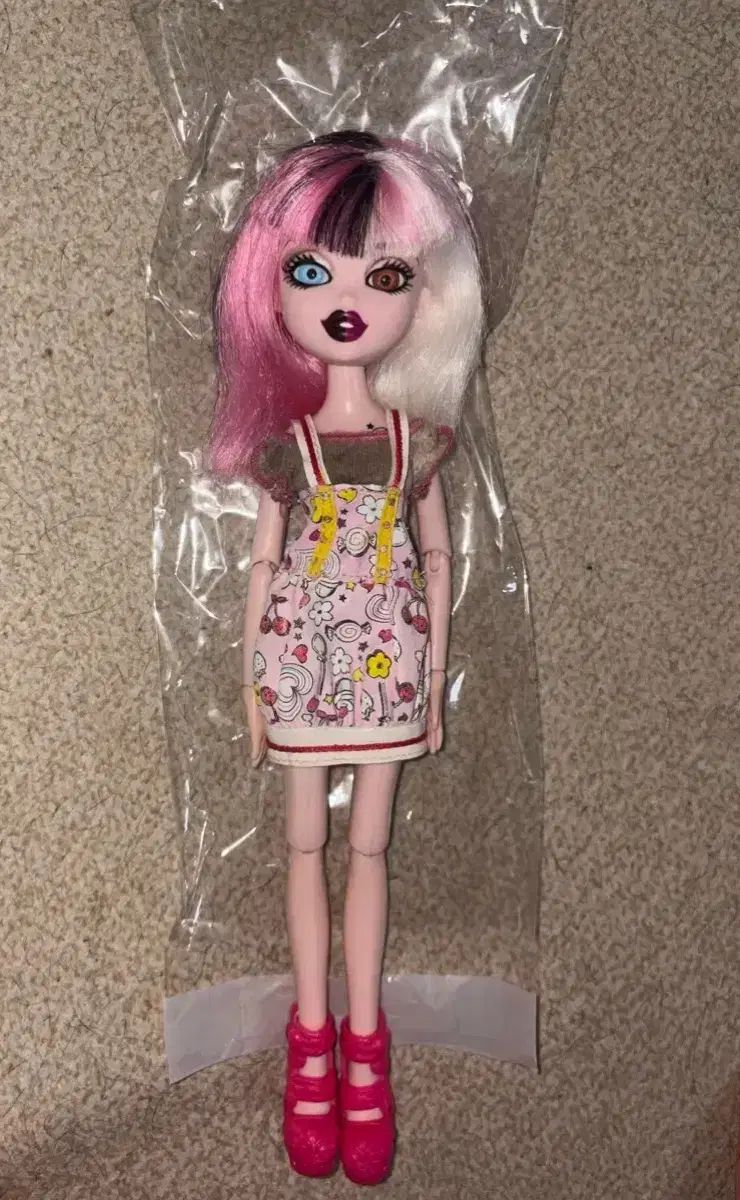 ブラッツィラッツ (Bratzillaz) ぬいぐるみ モンハドール ブラッツ