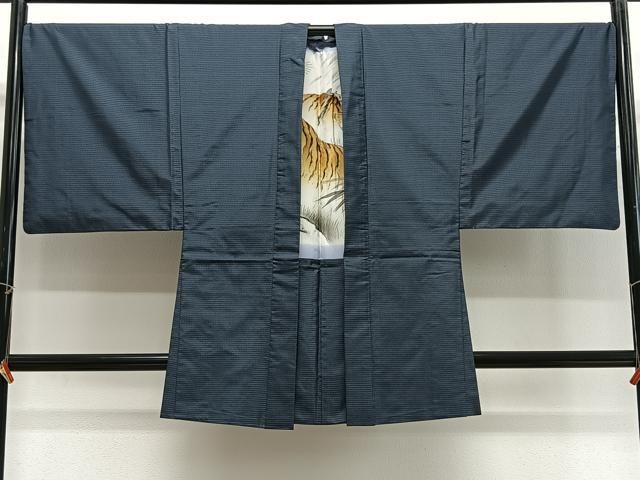 平和屋着物∞男性　長羽織　紬地　虎　黒地　正絹　逸品　CABD4792ua 平和屋着物∞男性 長羽織 本場大島紬 格子 羽裏：虎 正絹 逸品