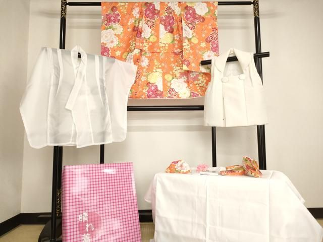 平和屋本店[]七五三　女の子　３歳　祝着　三つ身　長襦袢（単衣）・被布・小物セット　雪輪花文　金彩　箱付き　未使用　AABI2817ja