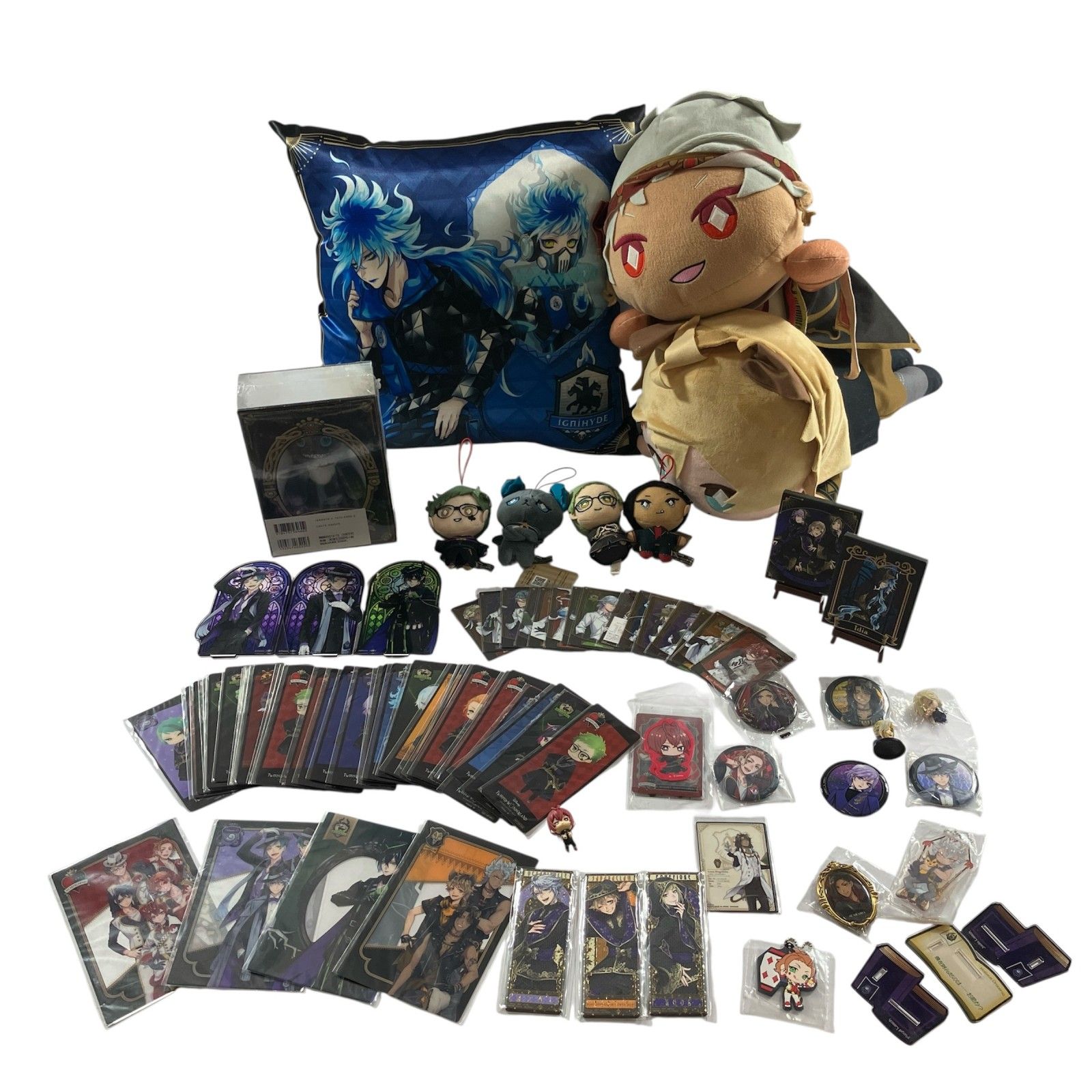 ★ ツイステ ツイステッドワンダーランド グッズ まとめ商品 クッション マスコット アクスタ 缶バッジ カード ぬいぐるみ 2.45kg