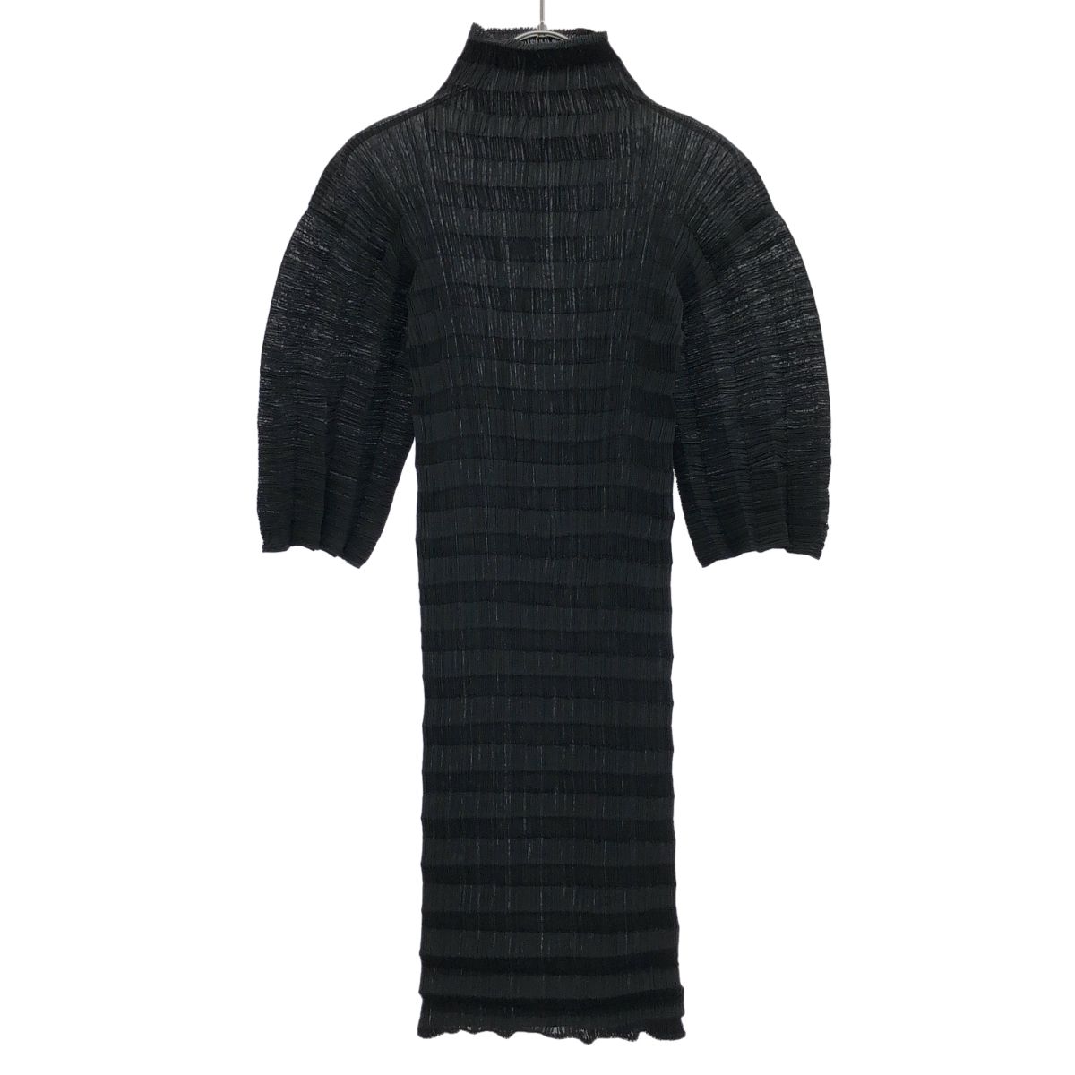ISSEY MIYAKE イッセイミヤケ ロングジレ／ワンピース　ブラック ISSEY MIYAKE イッセイミヤケ ハイネックプリーツワンピース IM82