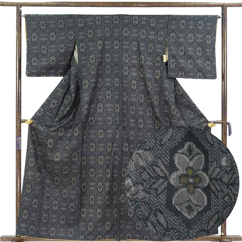 紬 身丈160cm 裄65cm 前幅26cm 後幅32cm 袖丈47cm 袖幅33.5cm レディース 袷 連続模様 裄Mサイズ 秋冬春用 正絹(シルク)ブラック やや難 リメイク リユース リサイクル【呉服のきくや】
