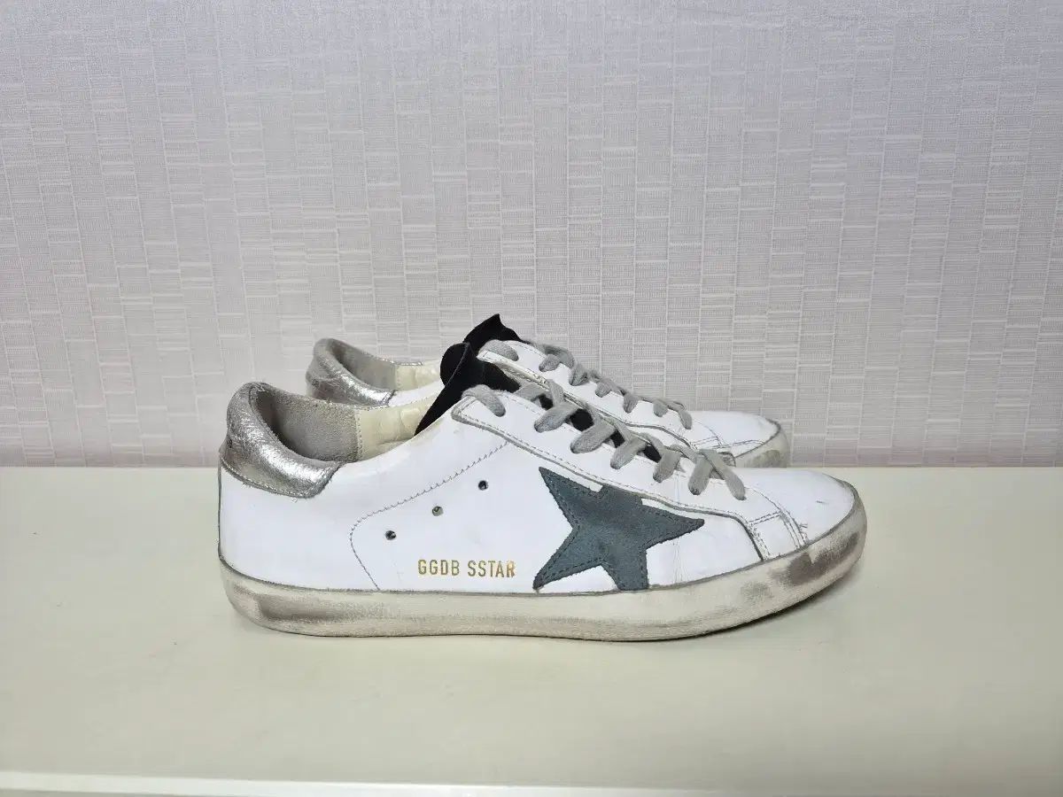 GOLDEN GOOSE ゴールデングース SuperStar 40