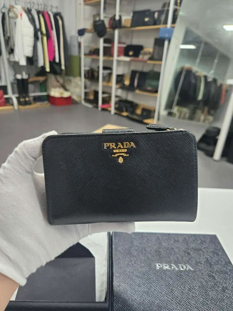 正規品 PRADA プラダ サフィアーノ 二つ折り財布