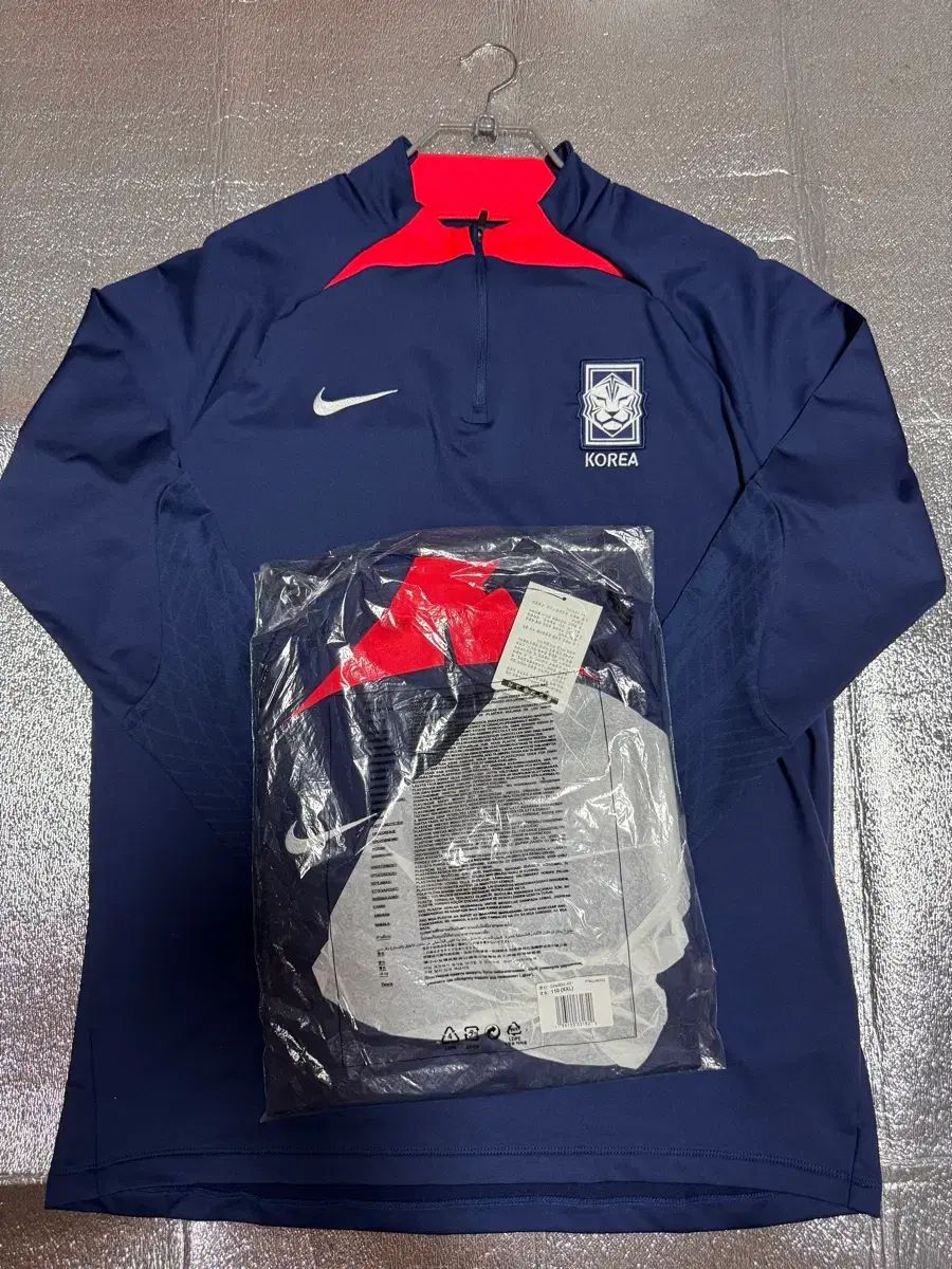 22-24 レディース韓国国家代表 COACH コーチ用 ドリルトップ