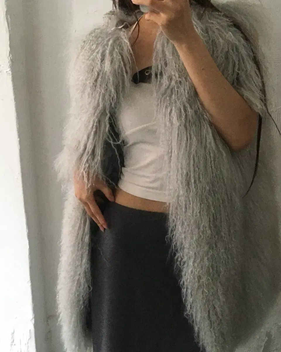 Vivienne Westwood ヴィヴィアン・ウエストウッド シルバー シープスキン ファー ベスト 38,375円