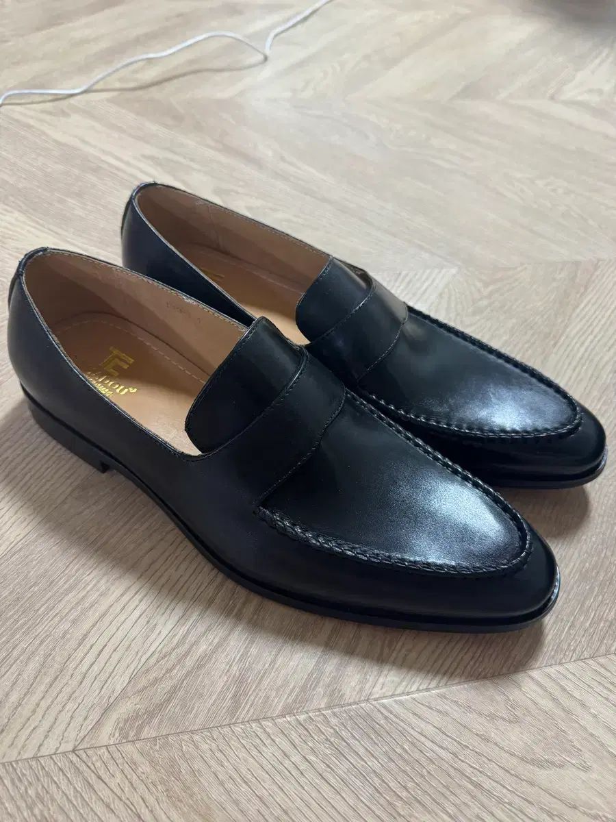 Temadou ハンドメイド カウハイド メンズ ローファー (新品) 出品