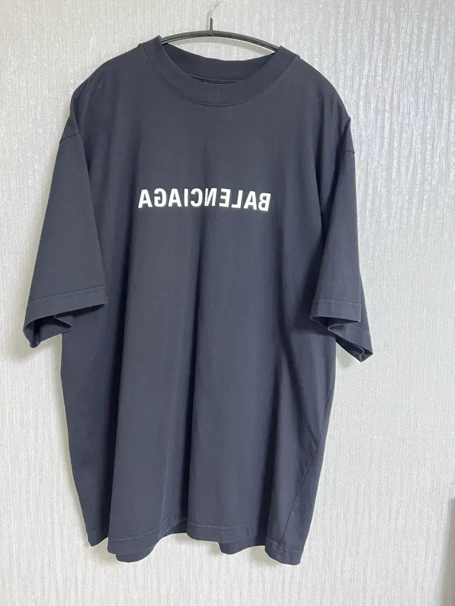 バレンシアガ Tシャツ(M)