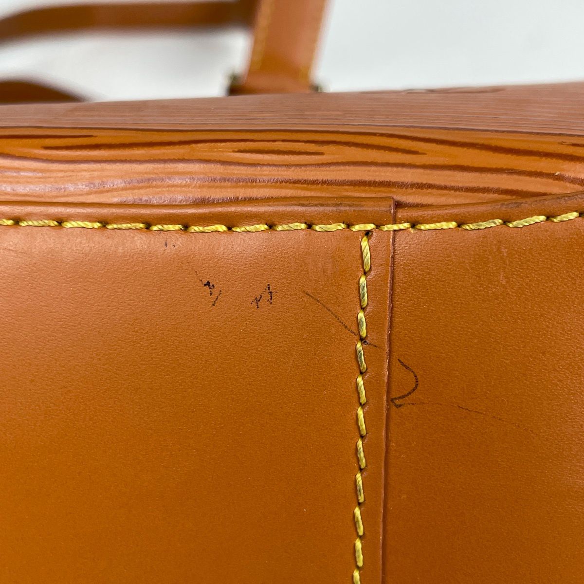 ルイ・ヴィトン Louis Vuitton ヴォルテール ショルダーバッグ エピ ジパングゴールド M52438 レディース 【中古】