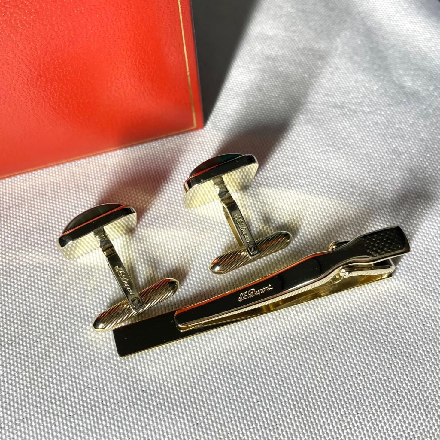 S.T. Dupont ネクタイピン カフスボタンセット 美品 S.T.Dupont デュポン カフス タイピン セット 木製 箱付き ☆美S
