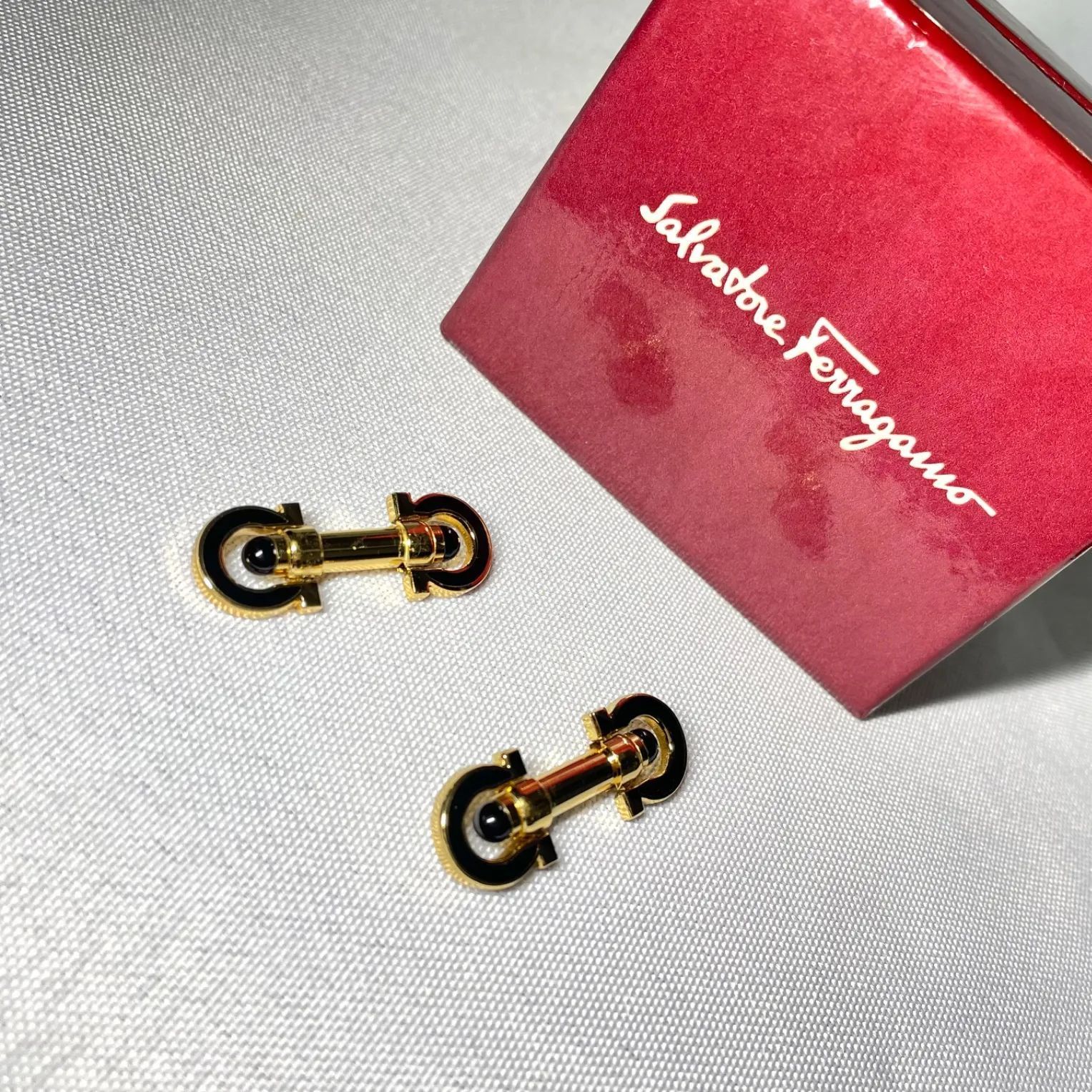 美品 Salvatore Ferragamo サルヴァトーレフェラガモ ダブルガンチーニ