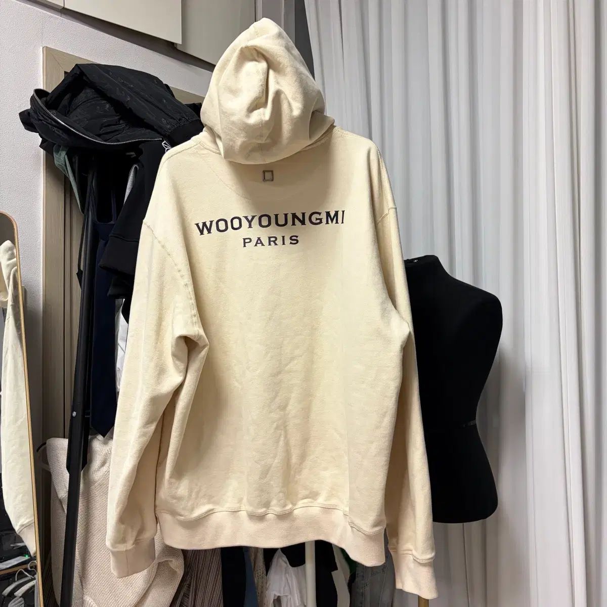 ほぼ新品/52 WOOYOUNGMI ウーヨンミ バックロゴ Tシャツ