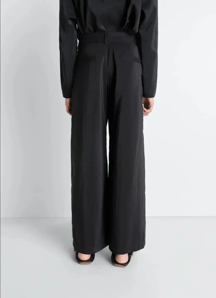 ルメール 26SS ドライシルク ストレート テーラード パンツ ブラック 50 ルメール 26SS ドライシルク ストレート テーラード パンツ ブラック 50