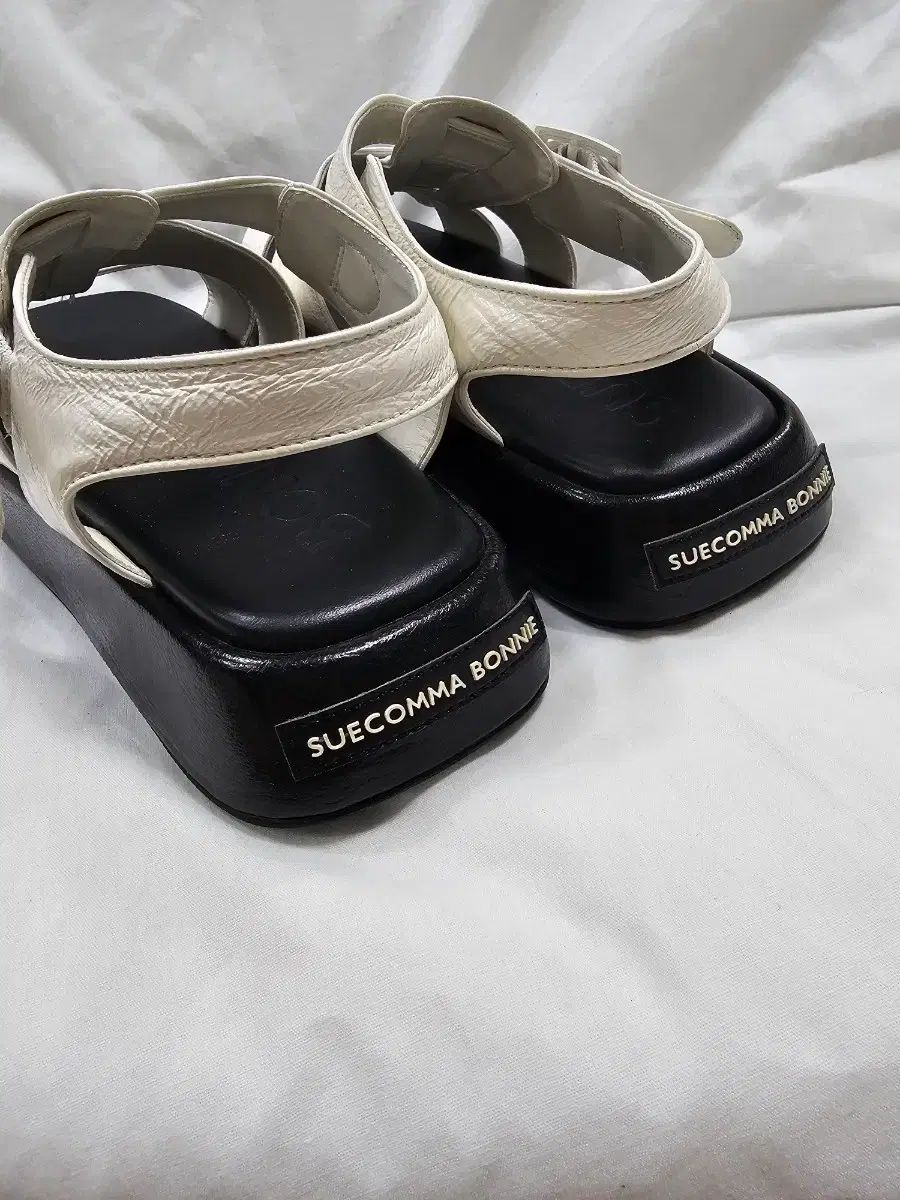 SUECOMMA BONNIE シューコンマボニー サンダル 白 230