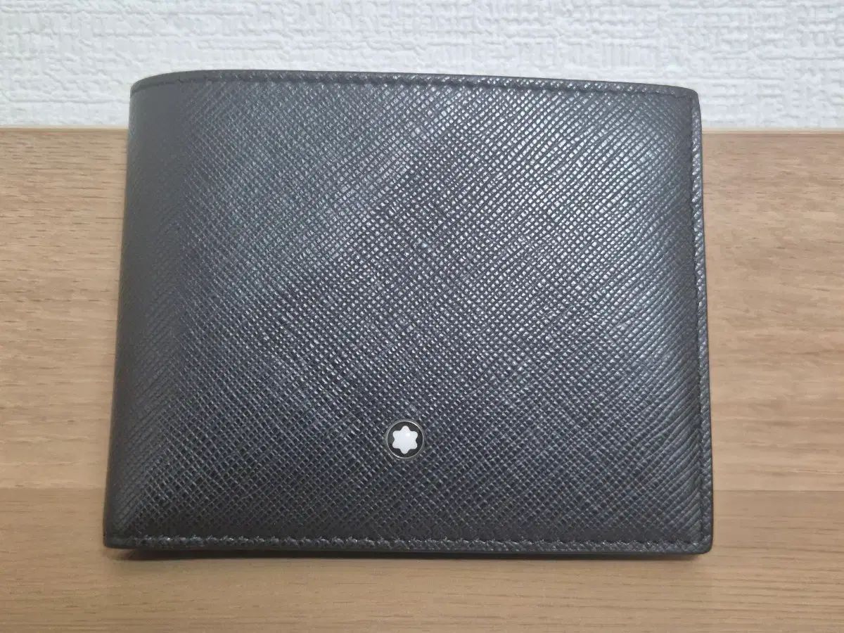 モンブラン メンズ 二つ折り財布 ブラック サルトリアル 6cc(130315) 出品