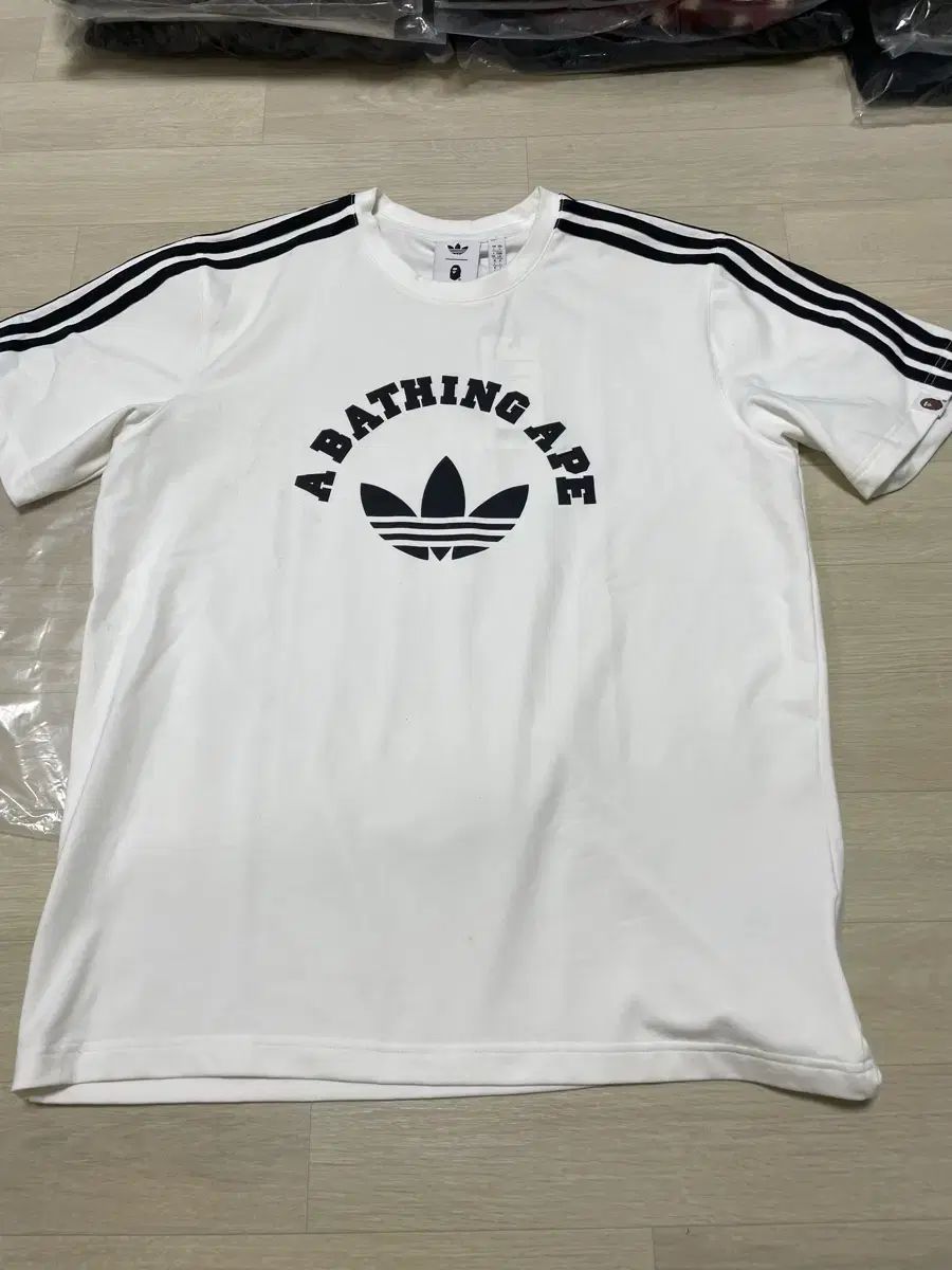 L adidas x A BATHING APE アベイシングエイプ 半袖 Tシャツ 白
