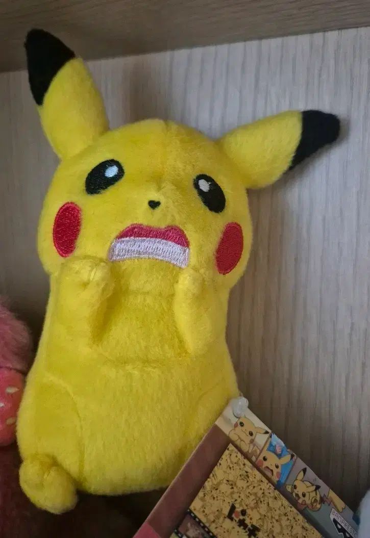 ポケットモンスター ピカチュウ ぬいぐるみ